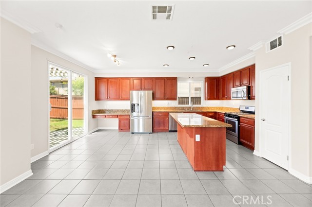 36045 Glasgow Street, Winchester CA: https://media.crmls.org/medias/86b121b6-6b19-445a-8364-0ff39acc8cc8.jpg