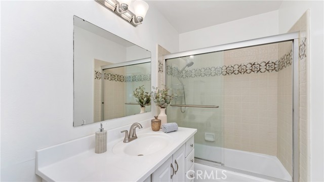 Detail Gallery Image 12 of 28 For 13722 Red Hill Ave #38,  Tustin,  CA 92780 - 1 Beds | 1 Baths