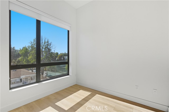 Detail Gallery Image 11 of 12 For 12078 Guerin St #305,  Studio City,  CA 91604 - 2 Beds | 2 Baths