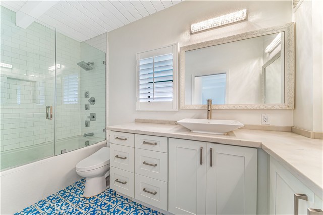 Upstairs Master Bathroom