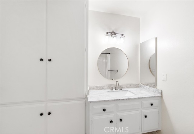 Image 24 of 62 For 6600 Warner  241