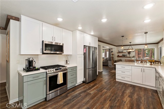 Detail Gallery Image 21 of 58 For 120 Pine Ridge Rd, Crestline,  CA 92325 - 4 Beds | 3/1 Baths