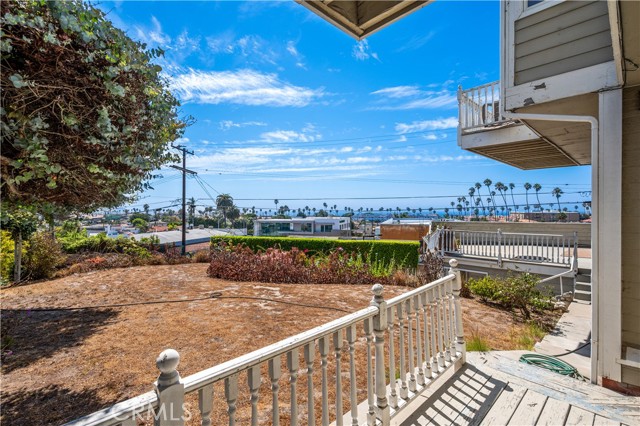 304 Avenue E, Redondo Beach CA: https://media.crmls.org/medias/86b573c2-fb0e-4f05-888f-361c3d3b5392.jpg