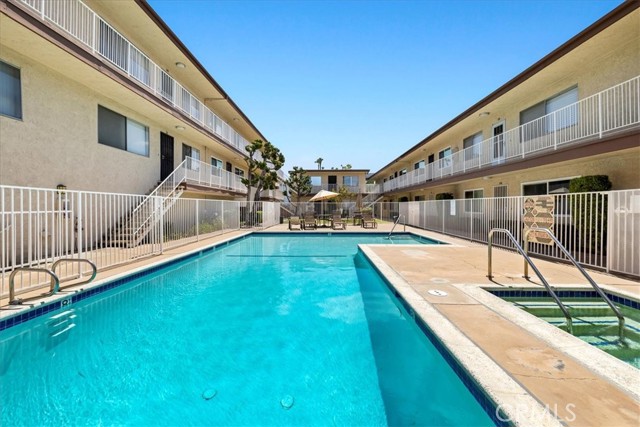 Detail Gallery Image 1 of 35 For 25925 Narbonne Ave #21,  Lomita,  CA 90717 - 2 Beds | 1 Baths