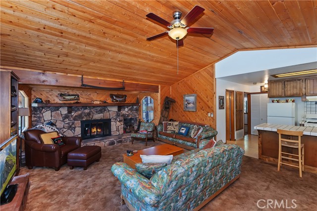 Detail Gallery Image 12 of 42 For 427 Salem Dr, Big Bear City,  CA 92314 - 2 Beds | 2 Baths