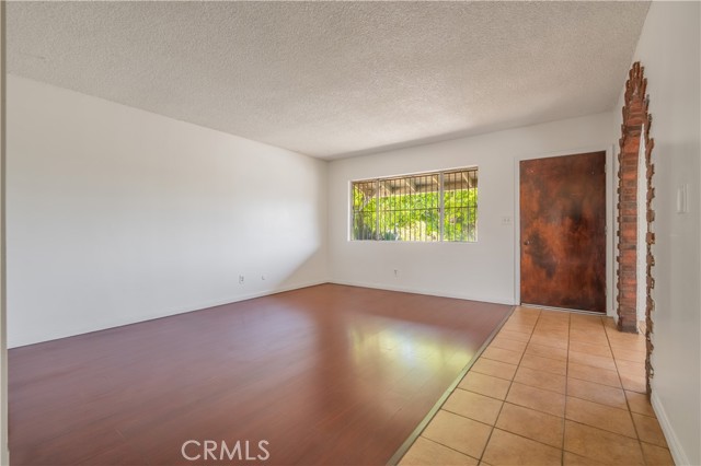 2653 Alice Street, Los Angeles CA: https://media.crmls.org/medias/86b64fd6-0323-4bfd-8357-a73a541c1951.jpg