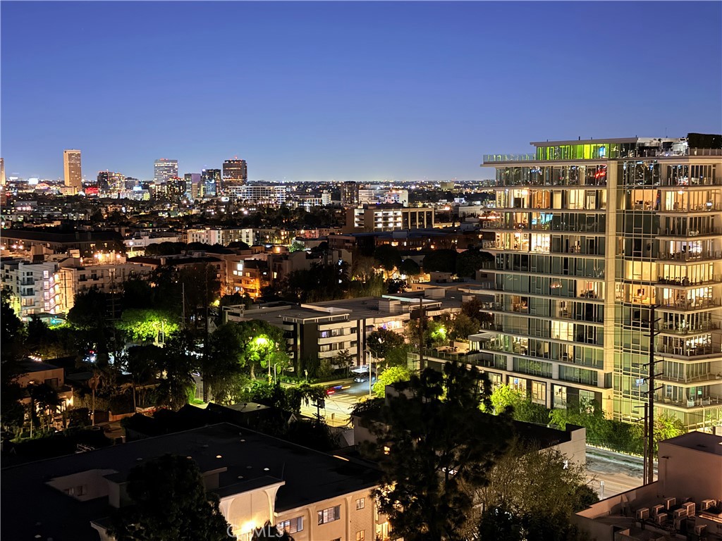 100 S Doheny Drive #PH05