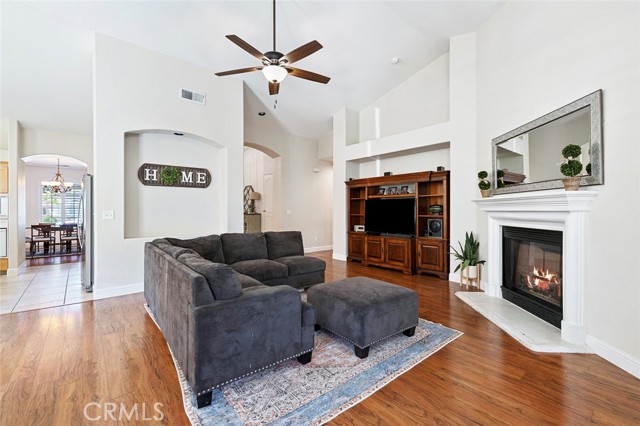 Detail Gallery Image 10 of 24 For 6631 E Cornell Ave, Fresno,  CA 93727 - 3 Beds | 2 Baths