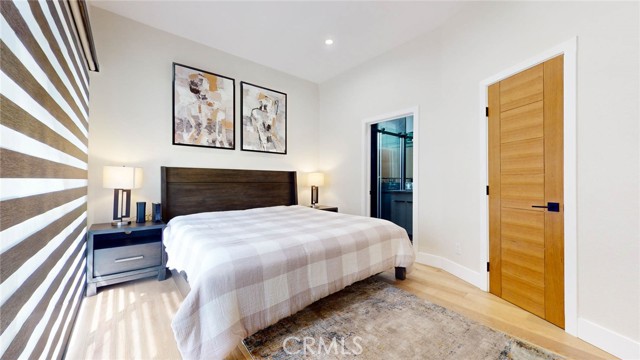 Detail Gallery Image 9 of 18 For 4139 Cahuenga Bld #106,  Toluca Lake,  CA 91602 - 1 Beds | 1/1 Baths