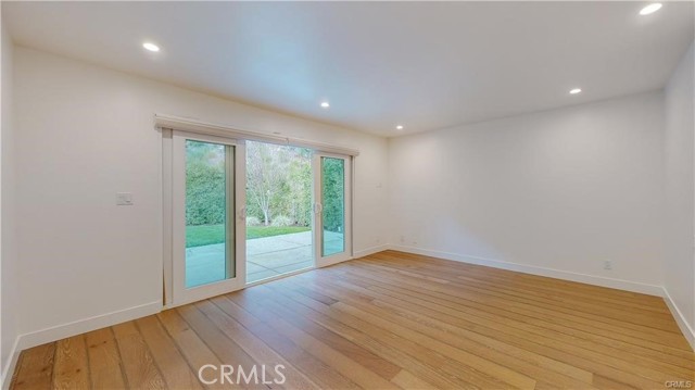 Detail Gallery Image 24 of 50 For 3119 Mesa Verde Dr, Burbank,  CA 91504 - 4 Beds | 3 Baths