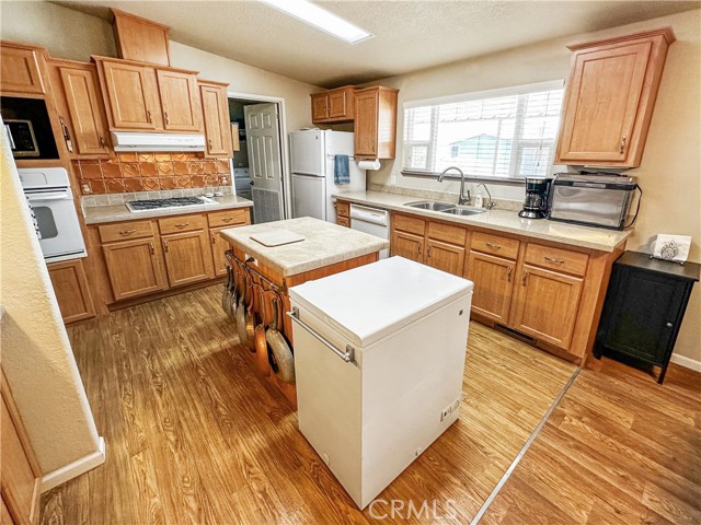 Detail Gallery Image 4 of 19 For 2450 E Hobsonway #43,  Blythe,  CA 92225 - 3 Beds | 2 Baths