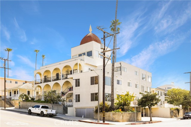 One of the most architecturally unique buildings in all of
Santa Monica! 2103 3rd St is a 16-unit asset located in the
beautiful Santa Monica submarket, Ocean Park. The
subject property is legally 15 units and has one nonconforming
studio unit. This "A+" location, with great curb
appeal, is located just minutes from the beach! This 16
value-add deal has over 30% upside in rents, once units
are rented for the market. 7 units will be delivered tenant-ready
offering immediate upside!
2103 3rd St has a great unit mix of (9) 1-Bd/1-Ba, (4) 2-
Bd/1-Ba & (3) Studio units. These spacious units feature
hardwood flooring and high ceilings. There are also 20
onsite parking spots for tenants, some being covered
parking. There is also a laundry room onsite. There is still
plenty of room to increase the rents and achieve a 6.34%
Market CAP and 11.55 GRM.
The subject property is only minutes away from millions of
dollars in development, including Third Street Promenade,
Santa Monica Airport, Miramar Hotel, and multiple mixeduse
projects. This value-add property is an ideal pickup
for any investor looking for a trophy asset with plenty of
upside, in an A+ location.