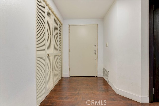 Detail Gallery Image 24 of 39 For 17522 Sherman Way #202,  Van Nuys,  CA 91406 - 2 Beds | 3 Baths