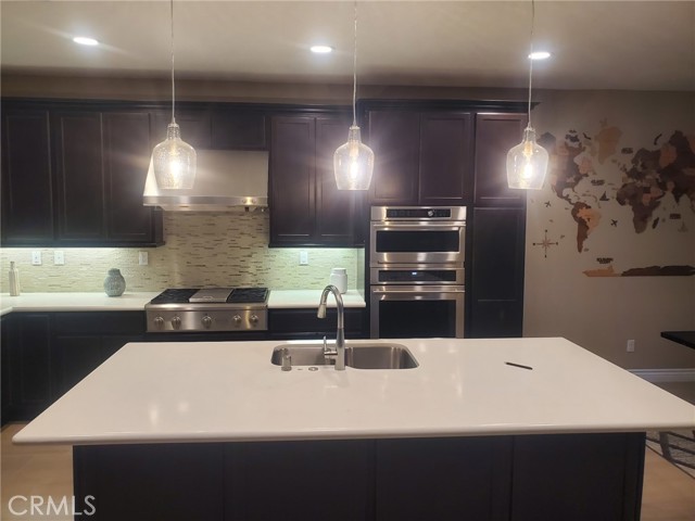 102 Vessel, Irvine CA: https://media.crmls.org/medias/86bab396-da83-49bc-a1f5-abb81e25b81c.jpg