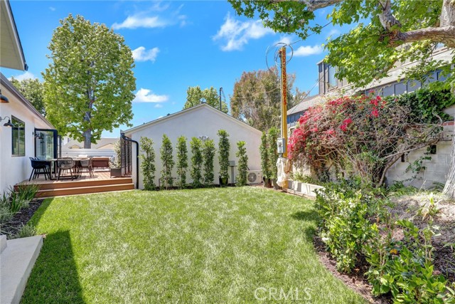 Detail Gallery Image 16 of 39 For 6451 Firebrand St, Los Angeles,  CA 90045 - 4 Beds | 3/1 Baths