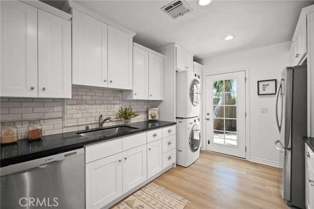 2482 New York Drive, Altadena CA: https://media.crmls.org/medias/86bb9f69-dd3d-4e24-8280-c76a2ff01c2c.jpg