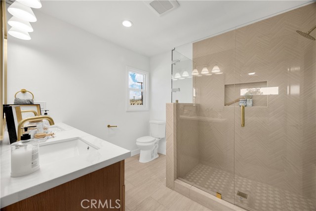 Detail Gallery Image 31 of 42 For 2301 9th, Los Angeles,  CA 90018 - 3 Beds | 3 Baths