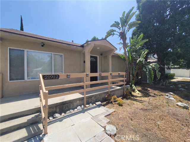 21912 Celes Street, Woodland Hills CA: https://media.crmls.org/medias/86bc6461-0c0f-4974-bf10-4b3c23c8d68b.jpg