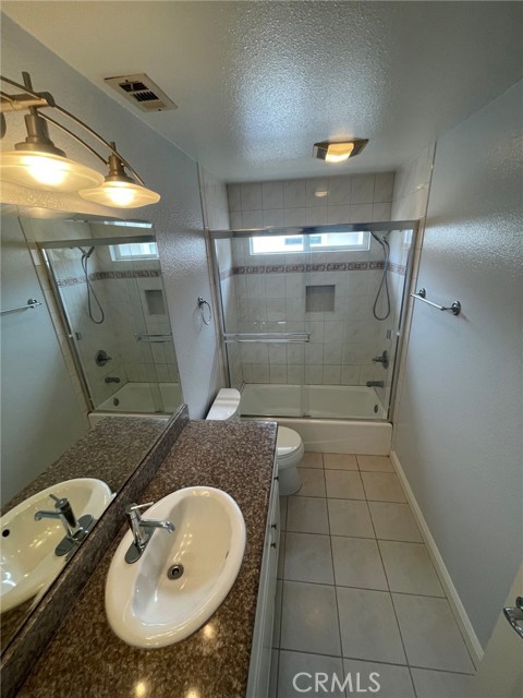 En-suite Bathroom to Bedroom 2