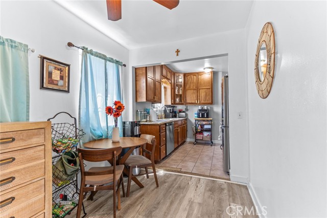 225 S Kern Avenue, Los Angeles CA: https://media.crmls.org/medias/86be205f-eb10-4578-81bf-084cac004131.jpg