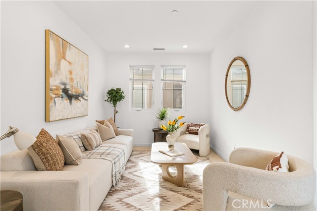 Detail Gallery Image 23 of 49 For 20611 W Chestnut Cir, Porter Ranch,  CA 91326 - 4 Beds | 3 Baths