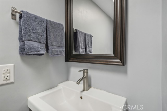 Detail Gallery Image 21 of 35 For 2453 Loma Vista St, Pasadena,  CA 91104 - 3 Beds | 2/1 Baths