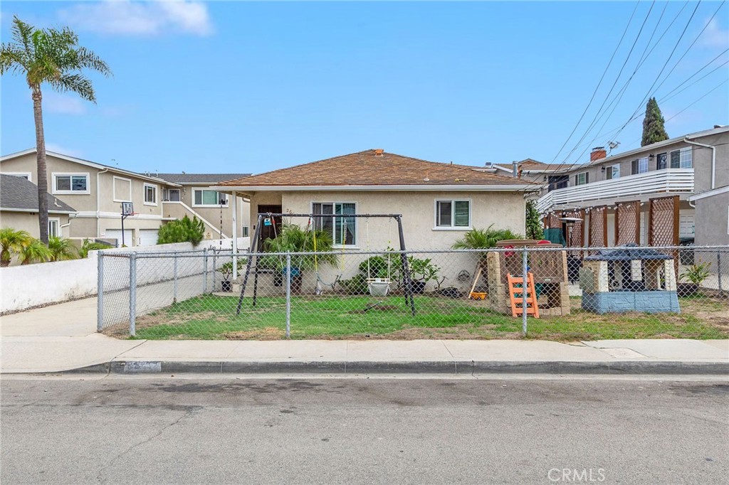 2615 Rockefeller