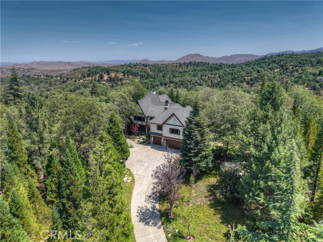 Detail Gallery Image 4 of 64 For 28324 Somerset Ln, Lake Arrowhead,  CA 92352 - 4 Beds | 4/1 Baths