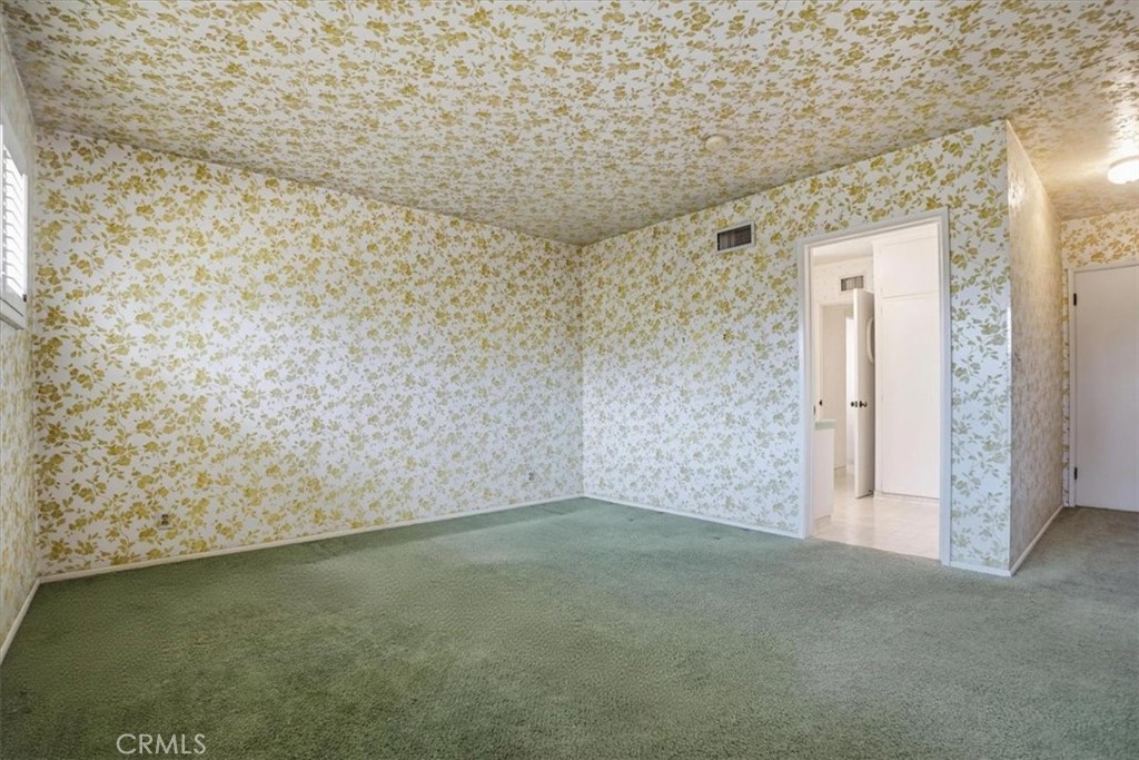 https://media.crmls.org/medias/86c244f7-887e-456d-a1d5-21d7a4ea458b.jpg?preset=X-Large