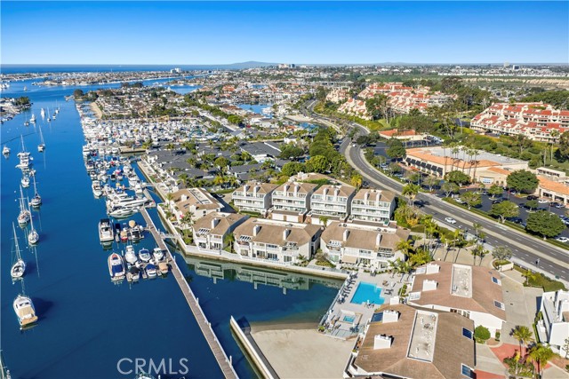 Detail Gallery Image 31 of 37 For 990 Bayside Cove #609,  Newport Beach,  CA 92660 - 3 Beds | 2 Baths