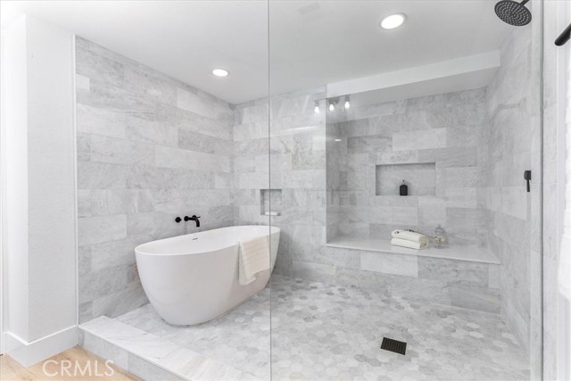 Detail Gallery Image 34 of 49 For 10900 Remmet Ave, Chatsworth,  CA 91311 - 5 Beds | 3 Baths