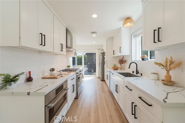 Detail Gallery Image 9 of 41 For 3532 S Muirfield Rd, Los Angeles,  CA 90016 - 4 Beds | 3 Baths
