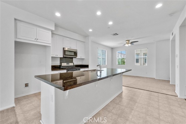 Detail Gallery Image 4 of 19 For 147 Royal Way, Upland,  CA 91786 - 3 Beds | 2/1 Baths