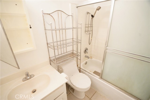 18201 Via Calma, Rowland Heights CA: https://media.crmls.org/medias/86c43223-4606-419e-8f51-d97ddd6493b0.jpg