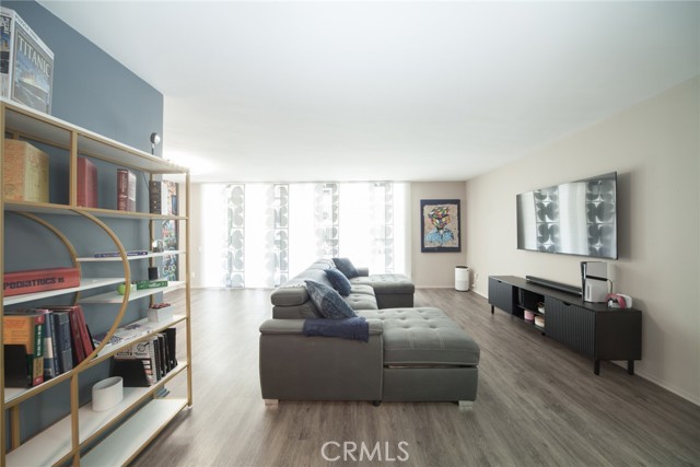 Front Image Thumbnail for CRSR26066217