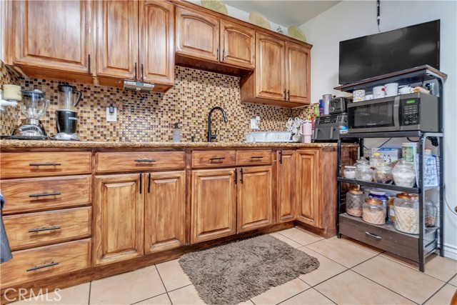 5231 1/2 Clara Street, Cudahy CA: https://media.crmls.org/medias/86c56e6a-2e90-4cd1-8f5e-1eb594f74084.jpg