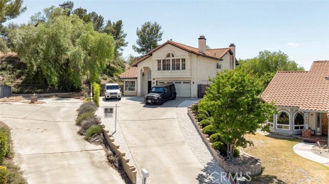 20128 Cavern Court, Saugus CA: https://media.crmls.org/medias/86c58fa6-b18d-43cb-8e59-5440db16dedb.jpg