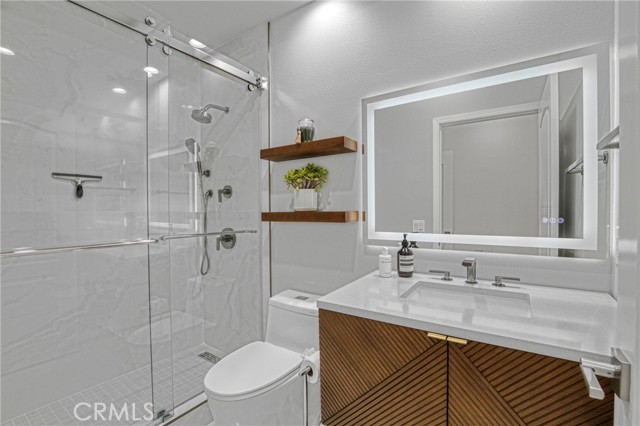 Detail Gallery Image 17 of 44 For 7439 Dorie Dr, West Hills,  CA 91307 - 5 Beds | 5 Baths