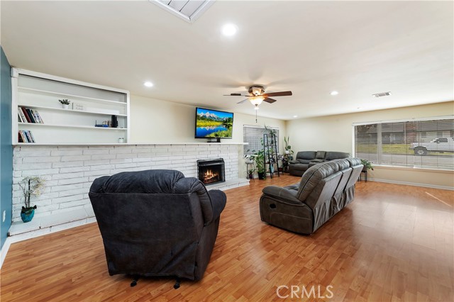 Detail Gallery Image 9 of 31 For 22614 Brentwood St, Grand Terrace,  CA 92313 - 4 Beds | 2 Baths