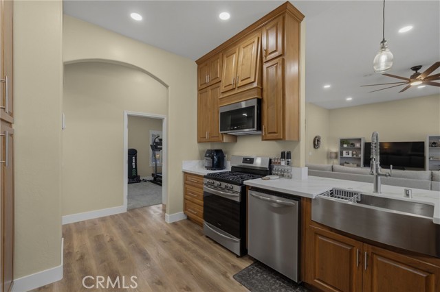 Detail Gallery Image 2 of 70 For 4401 Palisades, Bakersfield,  CA 93308 - 4 Beds | 3 Baths