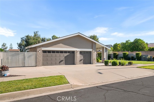 1092 Deborah Street, Upland CA: https://media.crmls.org/medias/86c77dd3-802c-4126-9f2e-6a62b3e0a7b6.jpg
