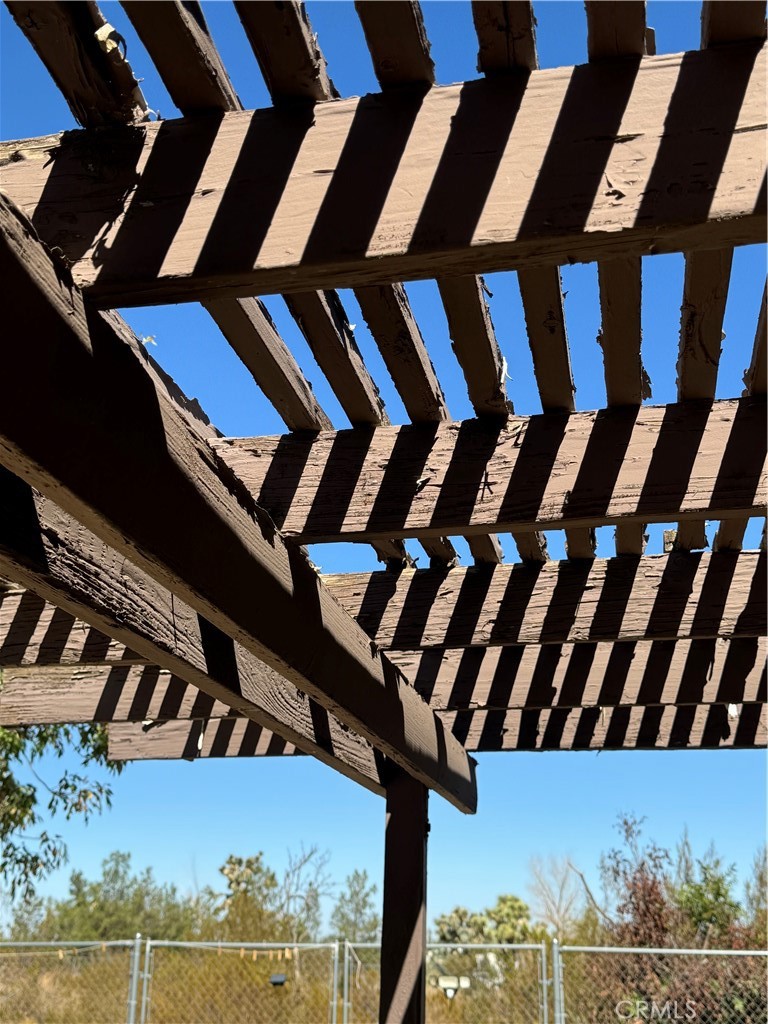 https://media.crmls.org/medias/86c788de-2da4-4bb8-bba0-72c207892c4d.jpg?preset=X-Large