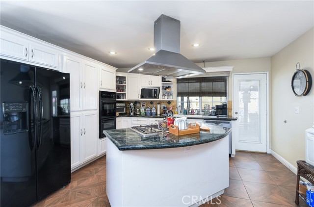 Detail Gallery Image 7 of 34 For 2014 Melba Ct, Corona,  CA 92879 - 4 Beds | 2 Baths