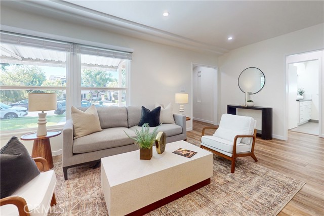 2219 W Clark Avenue, Burbank CA: https://media.crmls.org/medias/86ca41ee-9780-45b8-a9fd-d5f3b5d0518f.jpg