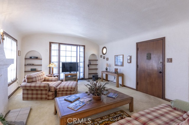 132 St Joseph Avenue, Long Beach CA: https://media.crmls.org/medias/86cd69df-ba0b-414f-ae56-bf9abca7eb9f.jpg