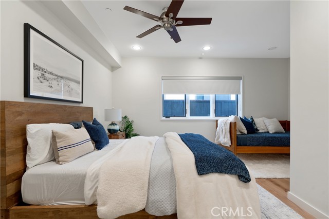 428 21st Pl, Manhattan Beach, California 90266, 3 Bedrooms Bedrooms, ,3 BathroomsBathrooms,Residential,Sold,21st Pl,SB25012241