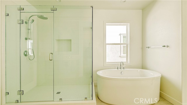 101 Bear Leaf, Lake Forest CA: https://media.crmls.org/medias/86cf21ee-68c0-4e35-ac8a-d96898f0b219.jpg
