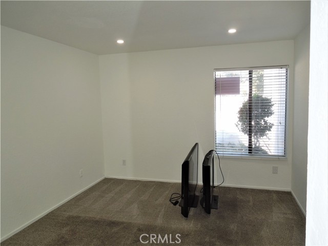 8801 Independence Avenue, 16 photo 7