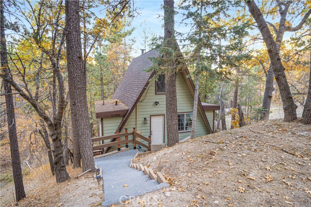 Detail Gallery Image 2 of 71 For 32703 Tulip Lane, Arrowbear,  CA 92382 - 2 Beds | 1 Baths