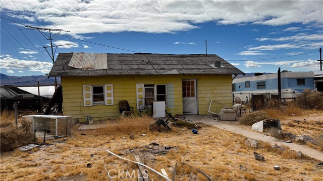 733 Ranch Rd (NEAR) Road, Yermo CA: https://media.crmls.org/medias/86cf4eeb-f47f-47ec-ab47-c5a561160407.jpg